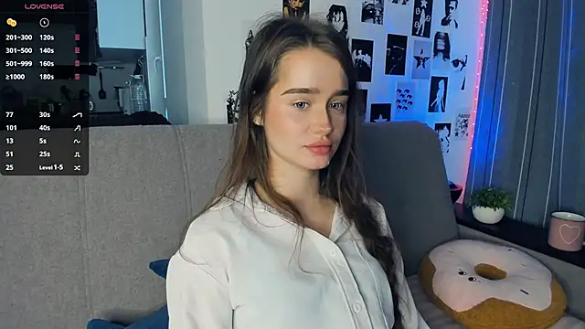 lovelyalivia online show from November 5, 2025, 10:04 am