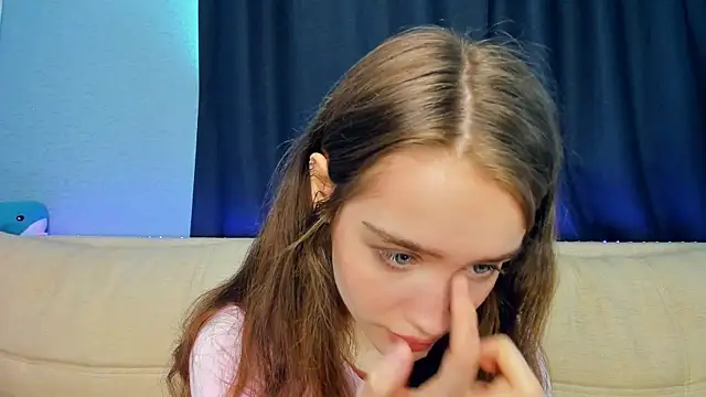 lovelyalivia online show from May 6, 2026, 8:30 am