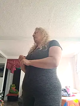 sofiacurvy 45 online show from December 5, 2025, 6:37 pm