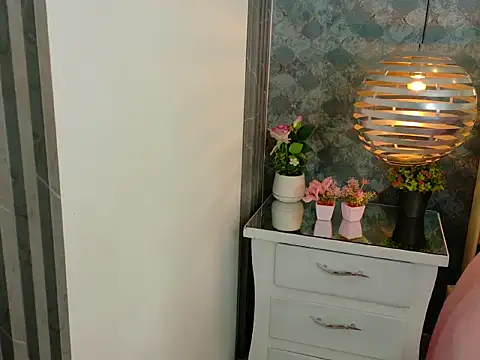 Mhia Sweet  online show from February 2, 2026, 8:51 pm