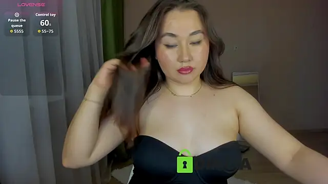 Snapshot of emilia_mur chatting on April 2, 2026, 4:48 pm emilia mur online show from April 2, 2026, 4:48 pm