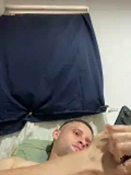 monocams online show from April 5, 2026, 9:34 pm