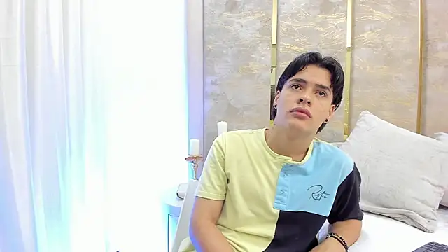 BenitoSaenz online show from October 3, 2025, 12:02 pm