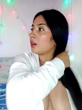 VALENTINA ROUSE  online show from April 18, 2026, 7:07 pm