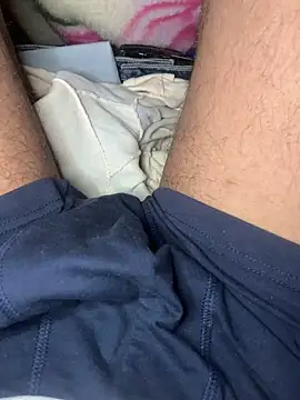 Snapshot of Aq2006 chatting on February 16, 2026, 2:35 pm Aq2006 online show from February 16, 2026, 2:35 pm