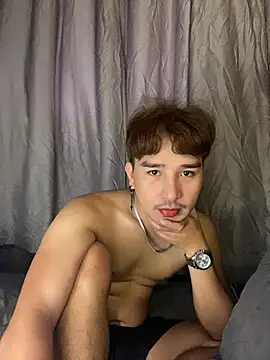 cute richard24 online show from April 23, 2026, 2:46 am