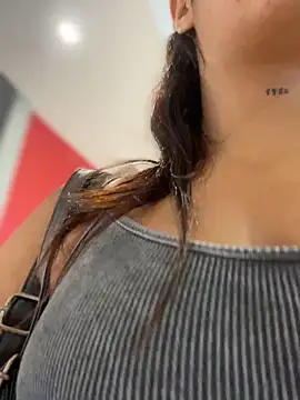 Kaily Sweet16 online show from November 2, 2025, 6:43 pm