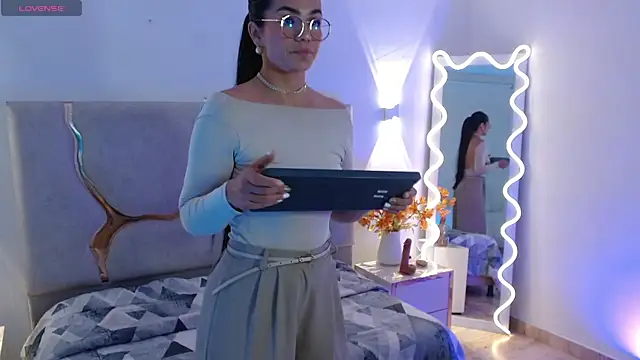 Snapshot of Rosalind_tay chatting on November 14, 2025, 10:58 am Rosalind tay online show from November 14, 2025, 10:58 am