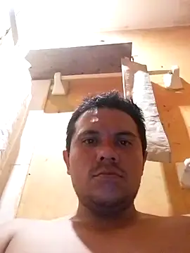 Snapshot of Luk909090 chatting on October 4, 2025, 12:52 am Luk909090 online show from October 4, 2025, 12:52 am