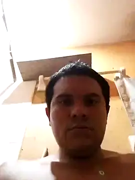 Snapshot of Luk909090 chatting on October 19, 2025, 8:42 pm Luk909090 online show from October 19, 2025, 8:42 pm