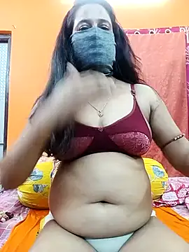 Hotpuja25 online show from October 4, 2025, 12:03 pm