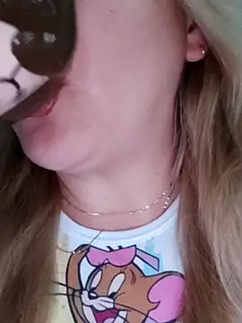 cameron 06 online show from April 13, 2026, 11:48 am