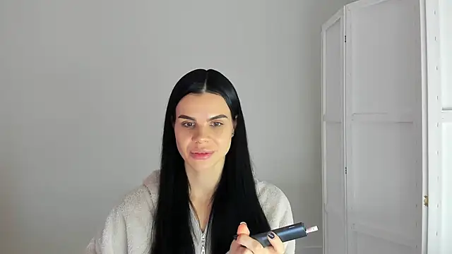 Amelisweett online show from November 12, 2025, 9:21 am