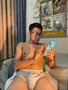Snapshot of xshyboyx chatting on September 12, 2025, 3:34 pm xshyboyx online show from September 12, 2025, 3:34 pm
