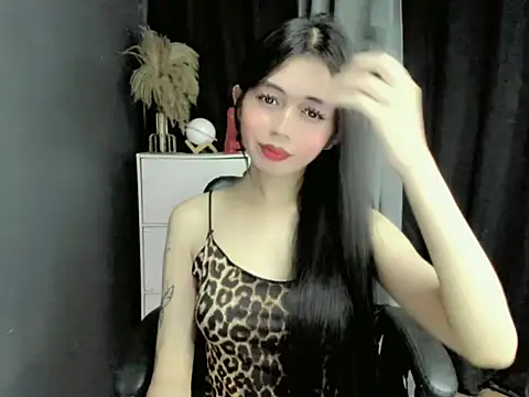 LexiLove online show from November 21, 2025, 1:10 pm