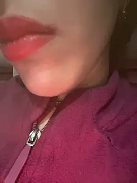 Mimisixo online show from March 25, 2026, 11:33 pm