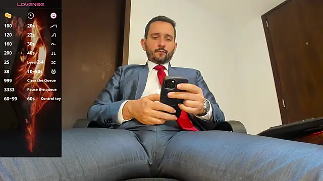 Snapshot of KarlBoss1 chatting on November 12, 2025, 8:19 pm KarlBoss1 online show from November 12, 2025, 8:19 pm