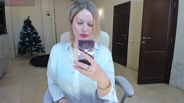 MariemLui online show from January 14, 2026, 10:32 am