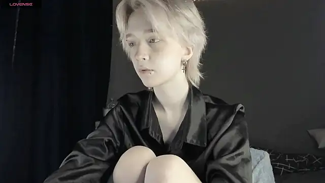 MelissaReis online show from December 16, 2025, 12:54 pm