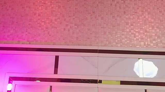 ambar rosse25 online show from November 16, 2025, 11:38 am