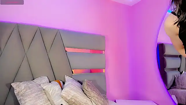 SabrinaAbasali online show from November 3, 2025, 8:43 pm