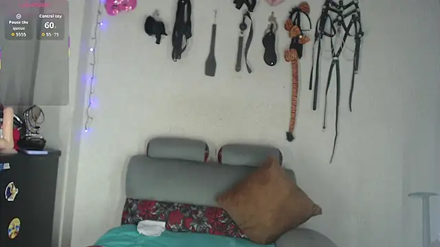 angierot2025 online show from November 7, 2025, 1:38 am