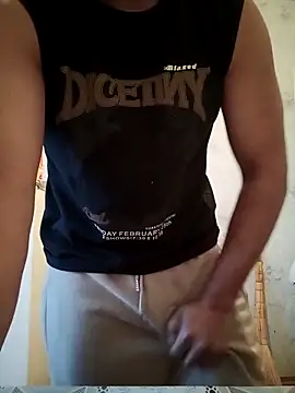 Snapshot of Llovlyboyyyy12 chatting on December 2, 2025, 6:08 am Llovlyboyyyy12 online show from December 2, 2025, 6:08 am