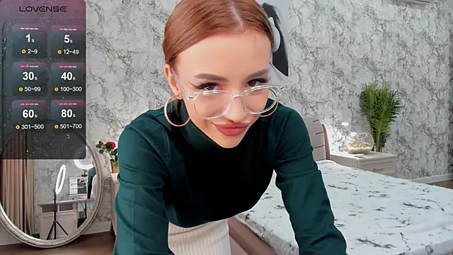 Snapshot of KatieBrown1 chatting on September 10, 2025, 8:14 am KatieBrown1 online show from September 10, 2025, 8:14 am