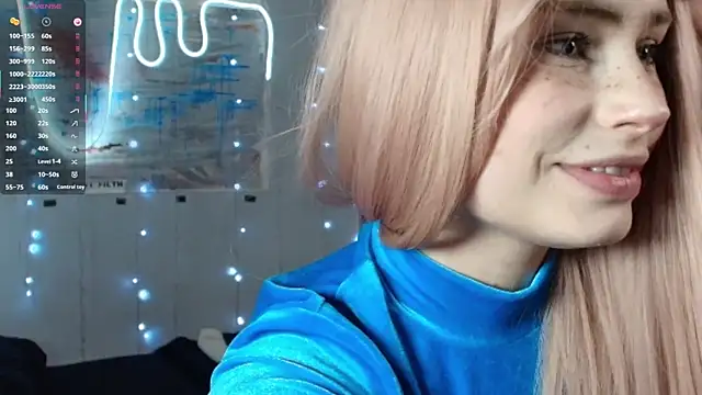 PieraMarch online show from September 19, 2025, 7:03 pm