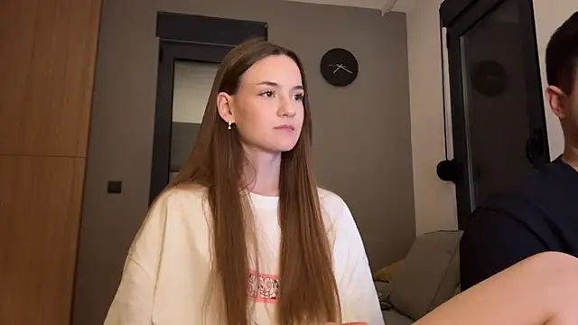 Snapshot of TenDouble chatting on October 18, 2025, 7:36 pm TenDouble online show from October 18, 2025, 7:36 pm