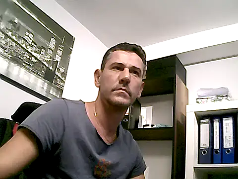 Snapshot of mastercharisma35 chatting on November 5, 2025, 10:04 am mastercharisma35 online show from November 5, 2025, 10:04 am