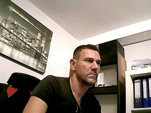 Snapshot of mastercharisma35 chatting on November 7, 2025, 1:22 pm mastercharisma35 online show from November 7, 2025, 1:22 pm