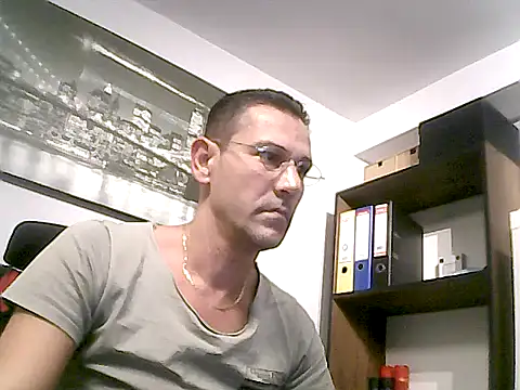 Snapshot of mastercharisma35 chatting on November 20, 2025, 1:11 pm mastercharisma35 online show from November 20, 2025, 1:11 pm