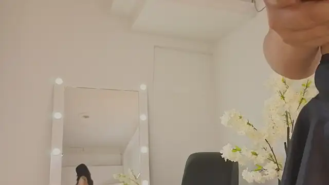 InnaVolkova online show from June 18, 2026, 4:22 pm