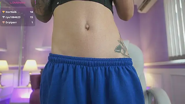 NicoleCrawft online show from October 4, 2025, 7:12 pm