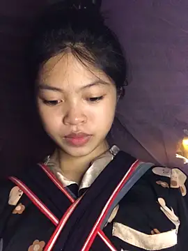 Thy00   online show from October 7, 2025, 7:38 am