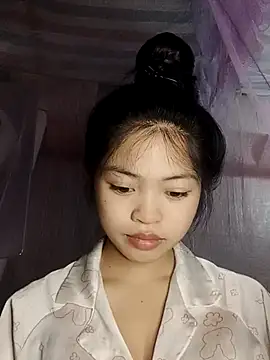 Thy00   online show from November 5, 2025, 2:33 am