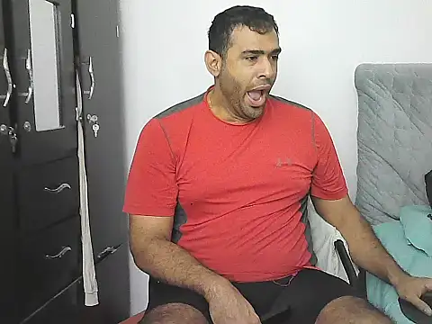 morenocabro10 online show from February 16, 2026, 7:21 pm