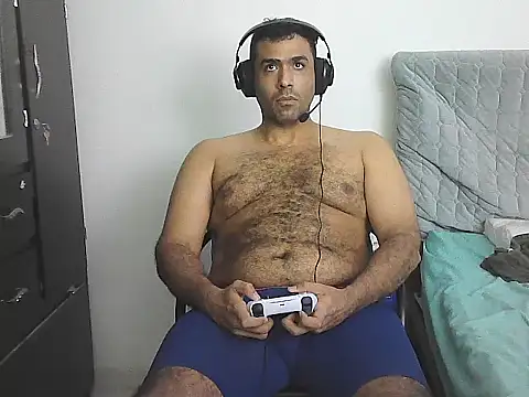 morenocabro10 online show from April 7, 2026, 6:14 am