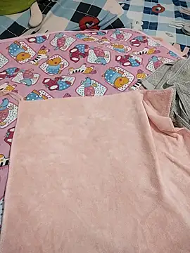 Snapshot of Yina219 chatting on October 5, 2025, 10:57 am Yina219 online show from October 5, 2025, 10:57 am