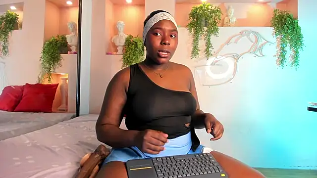 NanyMoreno online show from November 19, 2025, 12:16 pm