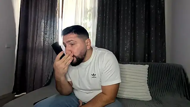 Gold Alpha Boy online show from October 28, 2025, 1:14 pm