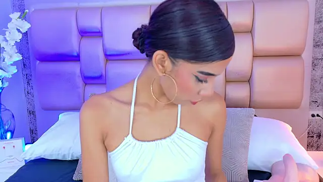 BellaHarper1 online show from October 4, 2025, 1:09 pm