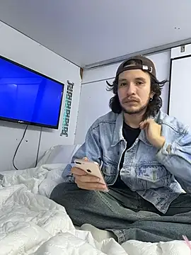 Luxx 14 online show from October 31, 2025, 4:57 am