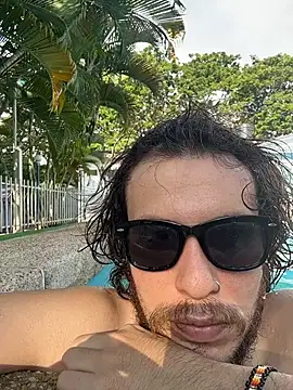 Luxx 14 online show from November 30, 2025, 9:08 pm