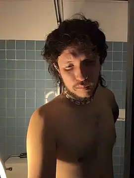 Luxx 14 online show from December 22, 2025, 11:46 pm