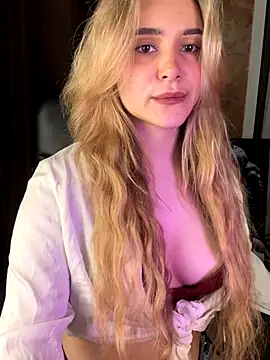 Snapshot of Chloe_Ravens chatting on October 11, 2025, 8:07 pm Chloe Ravens online show from October 11, 2025, 8:07 pm