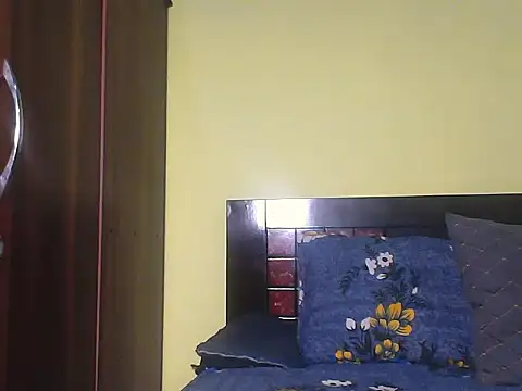 Snapshot of mickle_james chatting on November 1, 2025, 6:32 pm mickle james online show from November 1, 2025, 6:32 pm