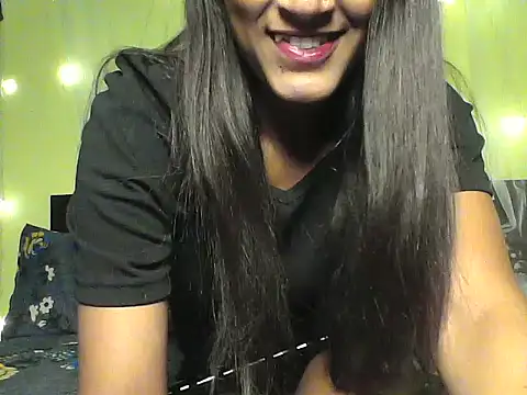 Snapshot of mickle_james chatting on November 7, 2025, 4:51 pm mickle james online show from November 7, 2025, 4:51 pm