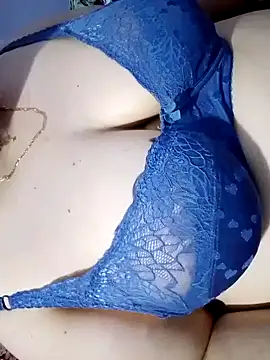 Hnonasix89 online show from April 11, 2026, 8:35 pm